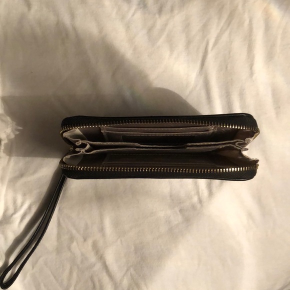 Adrienne Vittadini Studio - Picture 4 of 4